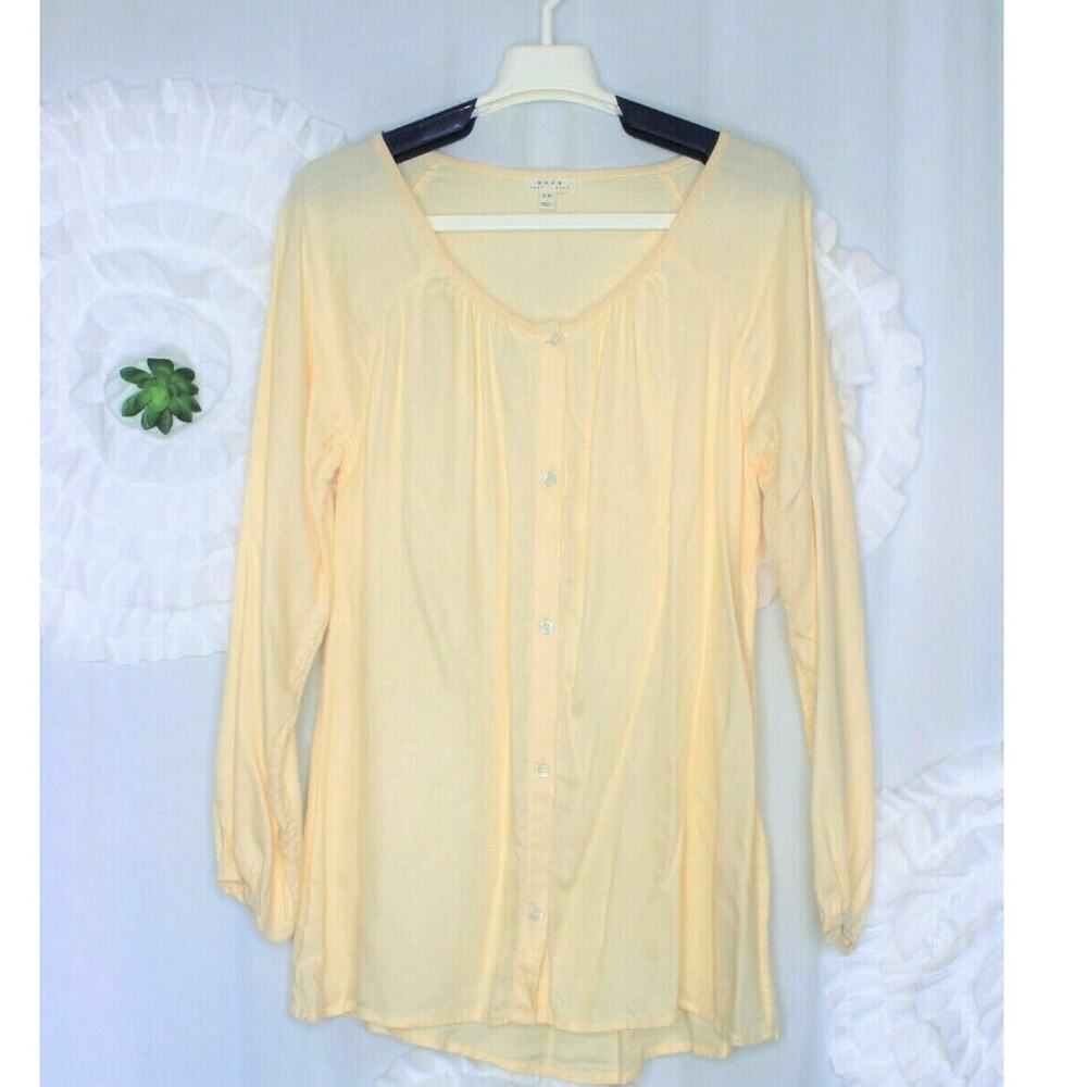 Soft Joie Womens Size XS Blouse Top Pale Yellow Button Down Long Sleeves Viscose